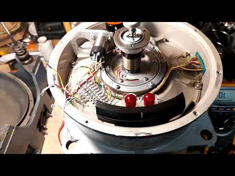 Sperry MK-37 gyrocompass INSIDE