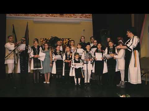 Grupul Vocal al Studioului de Canto ,"Rodica Popa Comaniciu" - La Marginea Satului (Colindă)