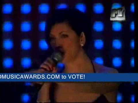 CRY - Regine Velasquez & Mandy Moore (2002 MTV Asia Music Awards)
