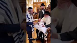 התינוק לא מרוצה מהשם שנתנו לו בברית