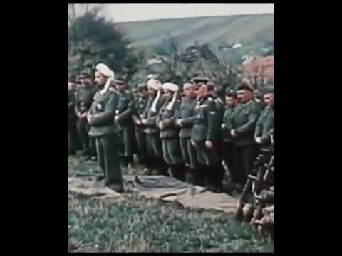 Muslims in world war ll pray Namaz on battlefield