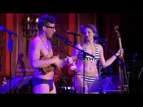 The Skivvies - Amélie and War Paint (Text Message Song)