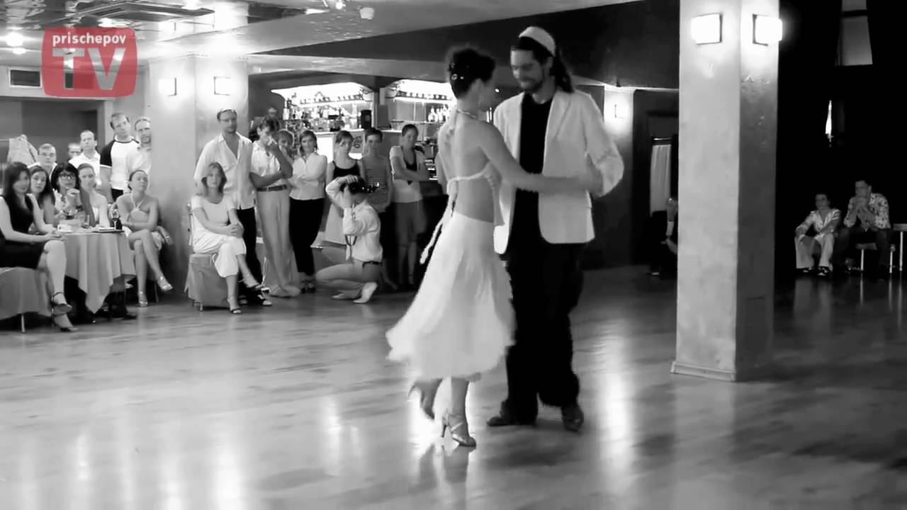 Video thumbnail for Mila Vigdorova and Daniel Tuero, Russia, Moscow, Milonga in "Art Cafe Durov", 20.09.2009  2
