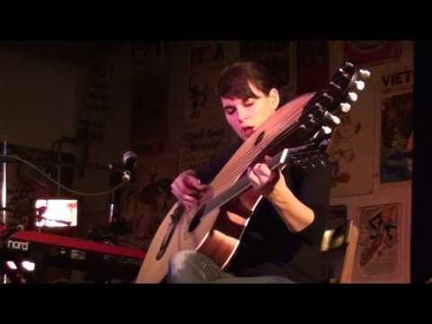 9/16 Kaki King - Because It's There (Michael Hedges) (Acoustic) (HD)