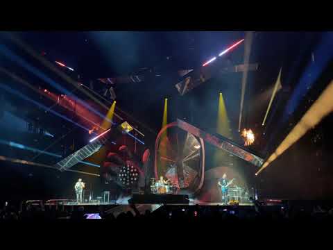 Muse - We Are Fucking Fucked (Live in Quebec City, QC) March 11, 2023