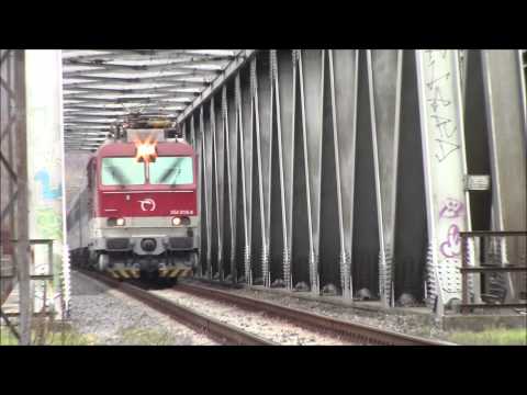 EC276 to Praha crossing Hron River at Sturovo, Slovakia 23/Nov/2014プラハ行EC276号フロン川渡る