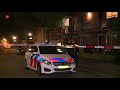 Politie schiet man in been