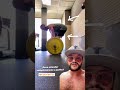 Joelhos no Stiff? Para mais dicas, me siga! Vai ser muito legal você acompanhando meu trabalho. 💪😁