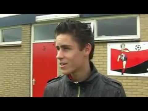 UIt de oude doos Ria W  kampioen 4e klasse 2009.flv