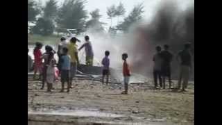 preview picture of video 'Kapal Ikan 50GT Terbakar di PPI Logending'
