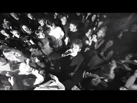 Toby Hobart - Into It (Chase Atlantic Cover)