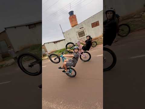Ela mandou um grau 😲🔥 #grau #bike #viral #shorts #bikelife