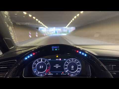 GOLF R LOUD LAUNCH IN TUNNEL AKRAPOVIC