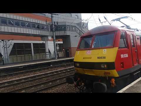 Db 90036 driver jack mills draging a virgin 91 at Doncaster