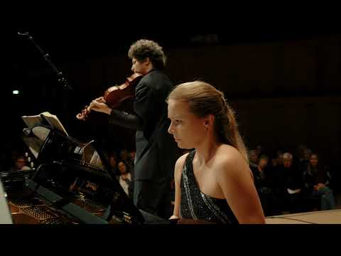 Augustin Hadelich, Julia Fischer play Franck Sonata (first movement) Live