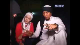 Download lagu Dua Dunia Eps  Rabu, 6 Agustus 2014 • Mengusir Jin Pengganggu Puskesmas Full mp3