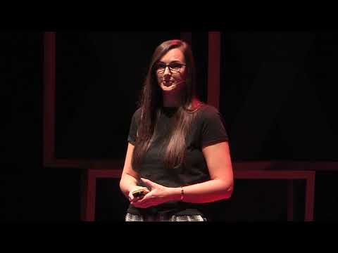 Why social media requires a seatbelt | Hannah Anderson | TEDxWarwick
