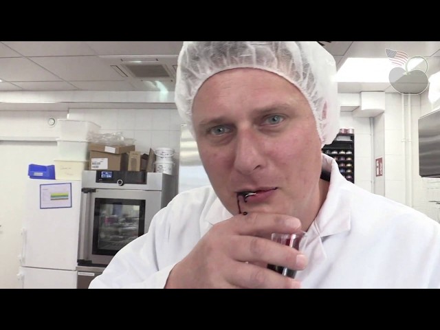 Vídeo relacionado con 15 ml de sangre artificial incrustada, sangre de vampiro, sangre de película, sangre de vampiro, perfecta para heridas realistas y efectos especiales en teatro y disfraces de Halloween