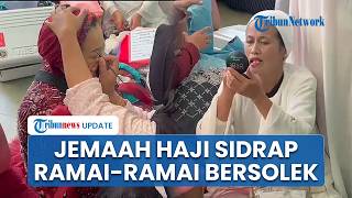 Momen Jemaah Haji Sidrap Singgah di Masjid Maros, Ganti Baju "Bling-bling" dan Pakai Perhiasan Emas