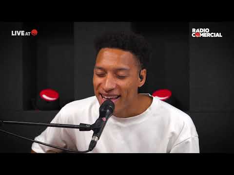 Rádio Comercial | Gui Aly canta "Greyness" no Já se Faz Tarde