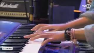 Download lagu E'Coustic Tribute to Ebiet G. Ade - Nyanyian Rindu mp3