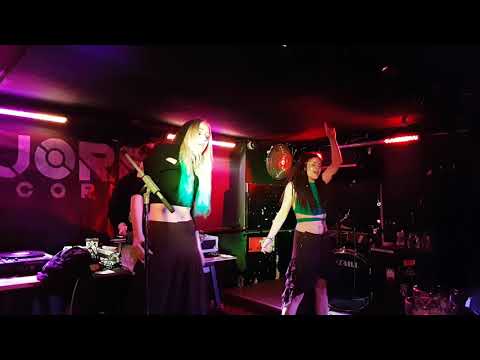 SeRoosa – Kaikki Tää Häviää (live) @ 'Puoleni' levynjulkaisukeikka