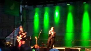 Suzanne Vega - Olomouc 2011 - The man who played God.mp4