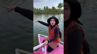 Download lagu Sis Asri, try going to the lake, there is a giant anaconda snake, do the ritual of catching the a... mp3 Download lagu Sis Asri, try going to the lake, there is a giant anaconda snake, do the ritual of catching the a... mp3