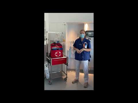 Wilma jobbar som undersköterska på Drottning Silvias barnsjukhus