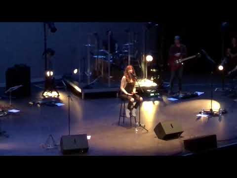 Steffany Gretzinger  2018 First Live Blackout Performance of “Sing My Way Back” and story