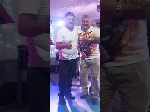 Claudio y La nueva imagen de Colón provincia de Buenos Aires con un grande el tigre goro