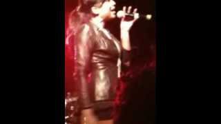 Melanie Fiona singing Bones Live
