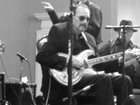 Nokie Edwards of the Ventures - "Walk Don't Run" !!!