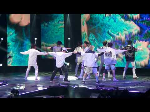 Stray Kids Mirror - Kcon NY 2018 Day 1