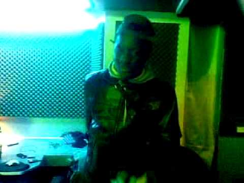 MC DRK ft n2ino vidéo freestyle pour la mixtape du label indépendant "Bassora Street"