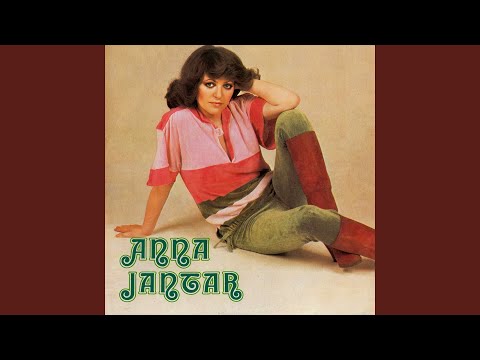 Wielka dama tańczy sama