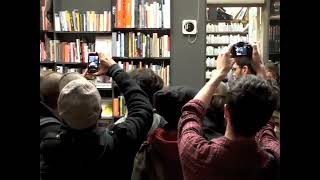 Patti Smith  21/10/10  Paris, librairie - "Grateful" &amp; "In My Blaken Years