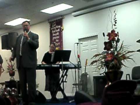 Bro.Rowell singing At the Youth Rally 2011.avi