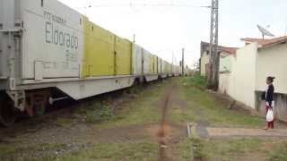 preview picture of video 'Trem  da Eldorado passando por Itirapina  SP M4H00767'