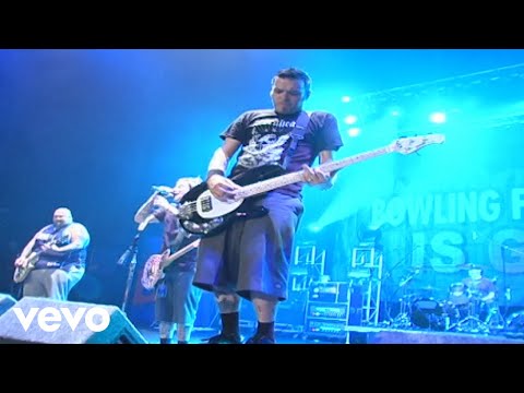Bowling For Soup - Girl All the Bad Guys Want (Live and Very Attractive, Manchester, UK, 2007)