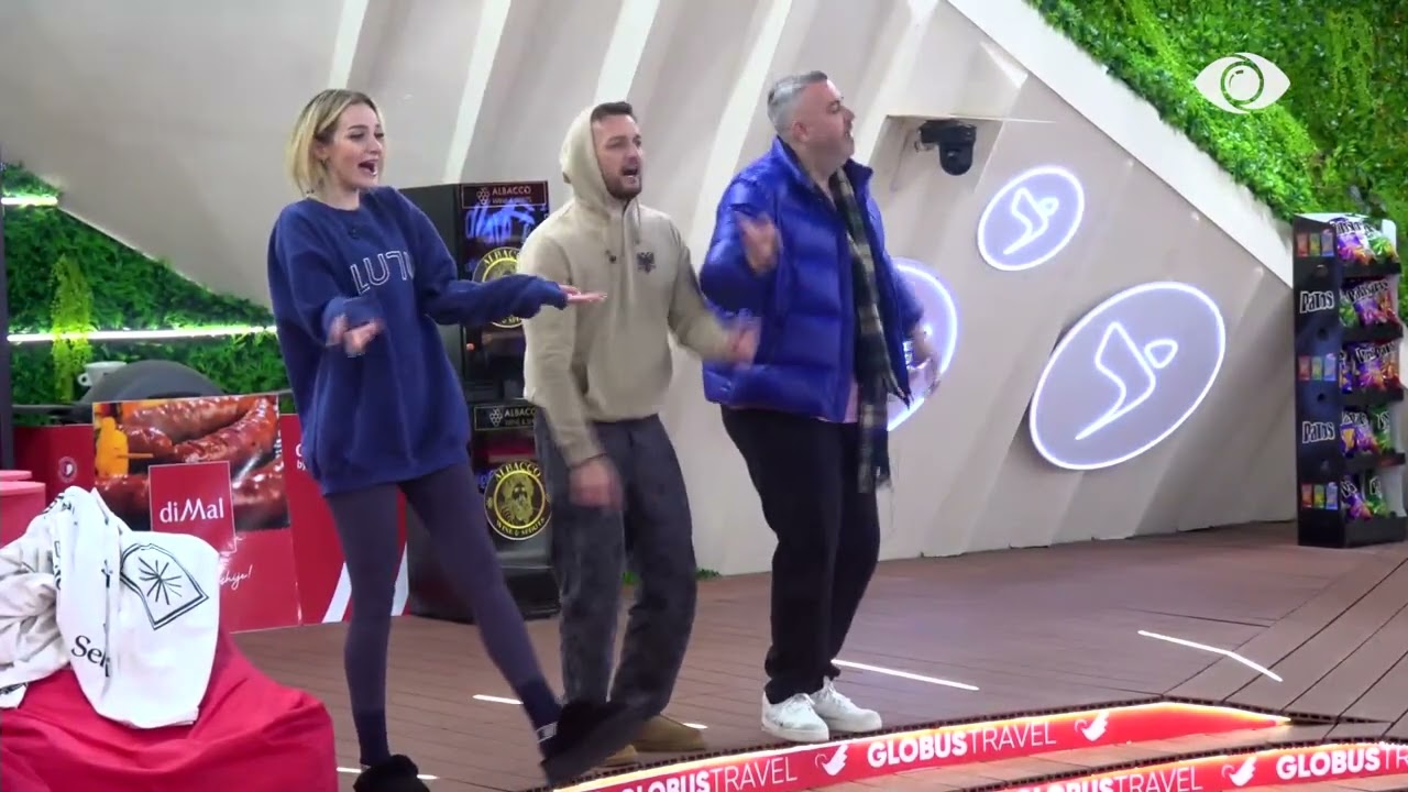 Ti Mirin e do/ Rogerti e ndryshon tekstin e këngës dhe hedh 'kunja' për Selin: Krevati është i joni…