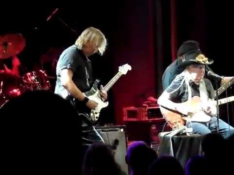Video: Johnny Winter Covers Bob Dylan's 'Highway 61 Revisited' - May 15, 2014 - DAYS OF THE CRAZY-WILD