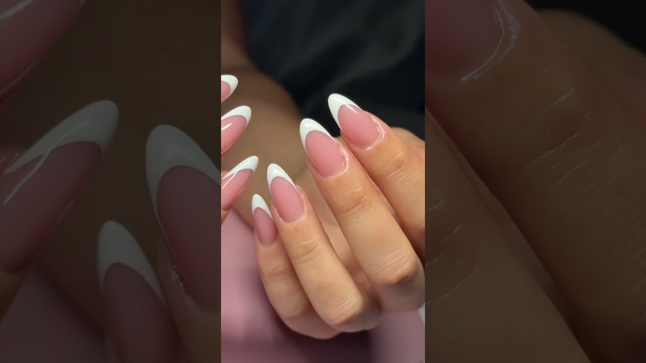 Classic white French tips 🫧#almondnails #almondfrenchtips #almondfrenchtipnails #almondnailinspo