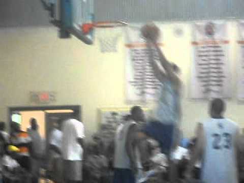 Ryan Hollins Dunk
