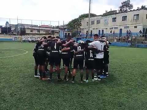 O Fino da Bola Futebol Arte em um momento muito forte antes de uma partida ...