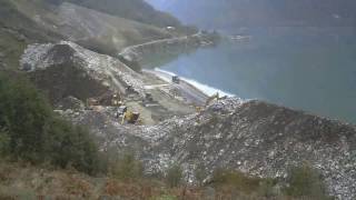 Jak powstawał wał przeciwpowodziowy przy norweskim jeziorze?