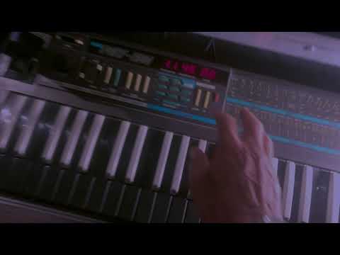 Juli 4th Synth Groove with the Oberheim OB-X synthesizer.