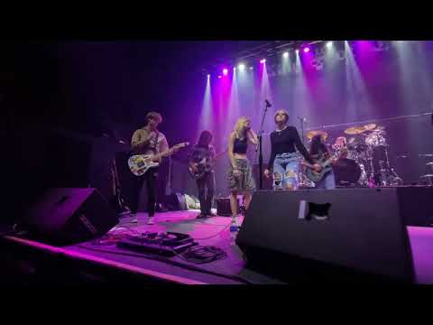 House Band - Epic - TKOC 110823