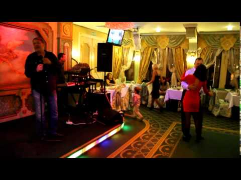 Владислав Медяник со всеми гостями муз  зала Сказки