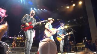 Kenny Chesney and Old Dominion sing &quot;Save It For a Rainy Day&quot;